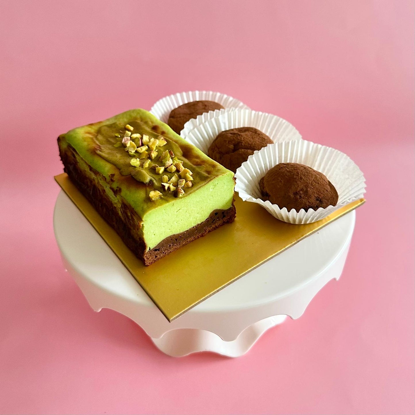 Dubai Chewy Cookie + Pistachio Burnt Cheesecake Brownie Set