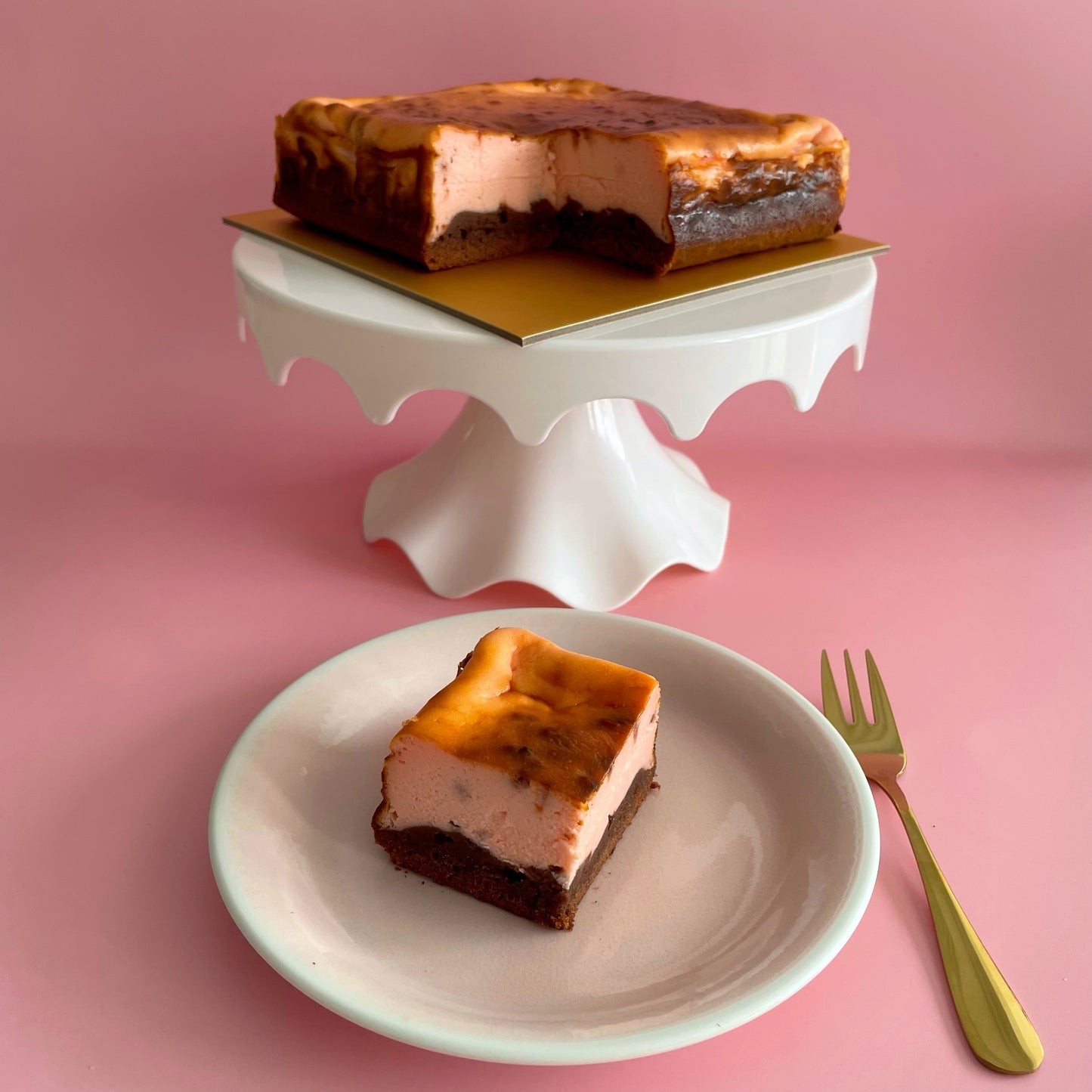 Strawberry Burnt Cheesecake Brownie